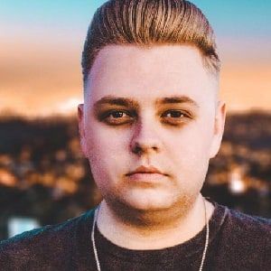 Nick Crompton Bio