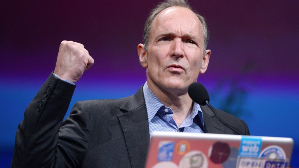 Tim Berners-Lee, vynálezce webu, zahájil nový start