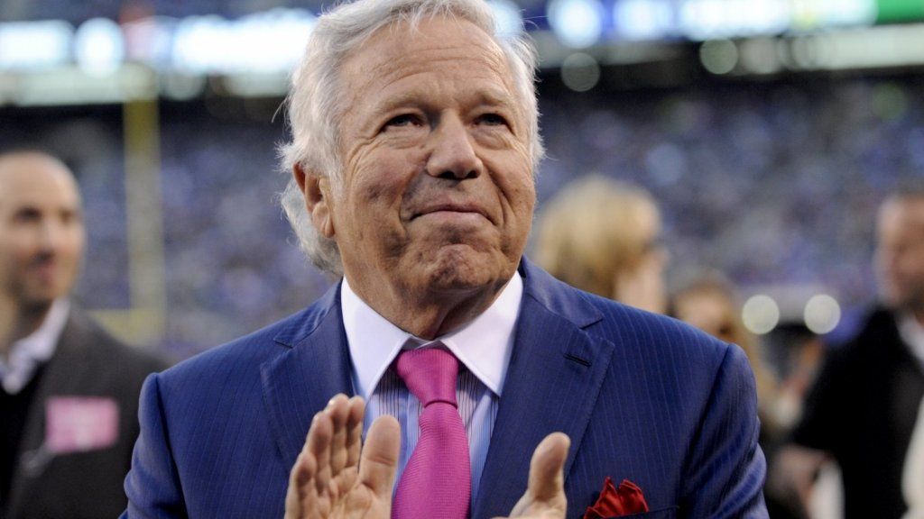 Von 227 Millionen US-Dollar auf 3,8 Milliarden US-Dollar: Die unwahrscheinliche Geschichte, wie Robert Kraft die New England Patriots kaufte
