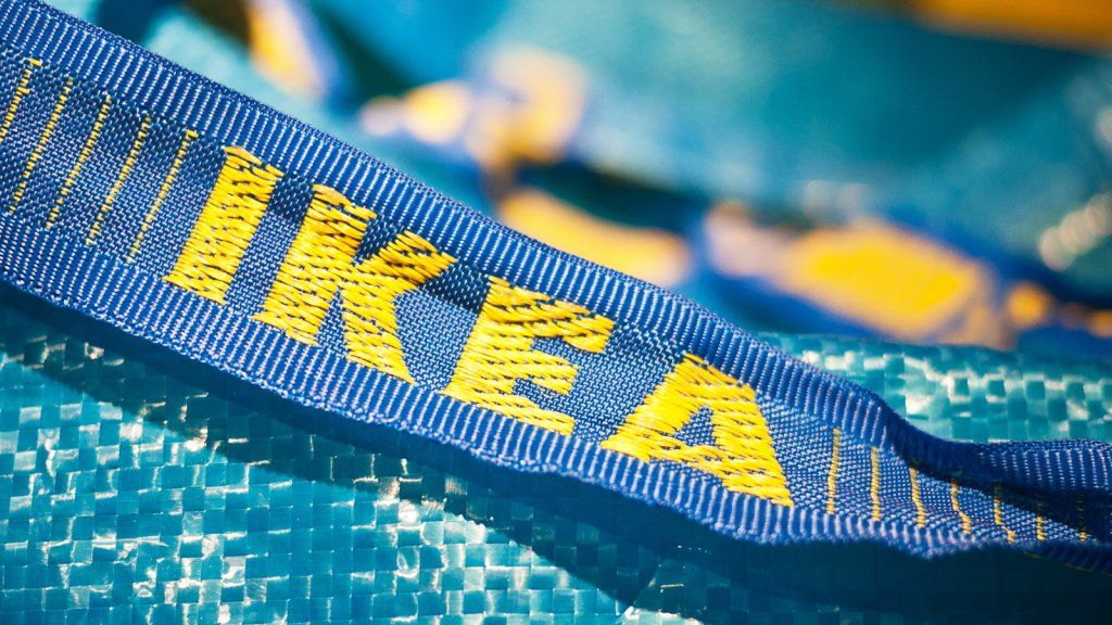 Ang Brilliant Response ni Ikea sa isang $ 2,145 Copycat ng isang 99-Cent na Produkto