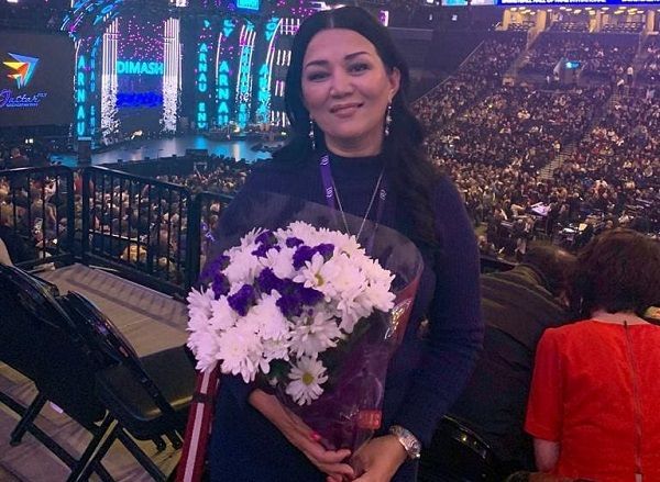Chi è Svetlana Aitbayeva? Conosci la sua vita familiare, i social media e alcuni fatti interessanti su suo figlio Dimash Kudaibergen!
