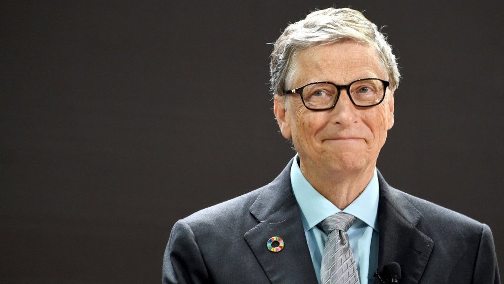 Bill Gates, skrivnostni Božiček iz Reddita, je ženski v Michiganu poslal paket daril z 81 kilogrami