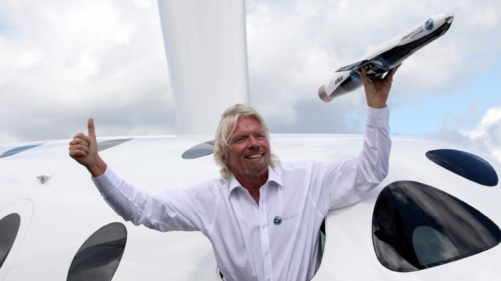 Richard Branson este pe Twitter pentru a-și exprima condoleanțele după Virgin Galactic Crash