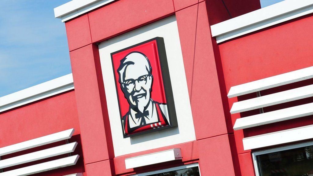 KFC 20 Yıl Önce Kimsenin İnanmayacağı Bir Şey Yaparak Burger King ve Subway'e Yeni Katıldı