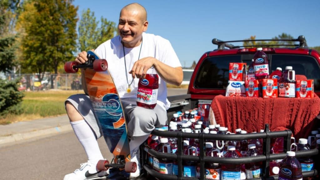 O Ocean Spray acaba de dar ao cara do TikTok do skate viral um presente extraordinário. É uma lição de inteligência emocional