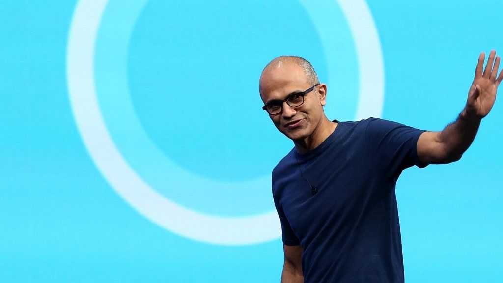 Le PDG de Microsoft sait comment organiser une réunion. Voici comment il le fait