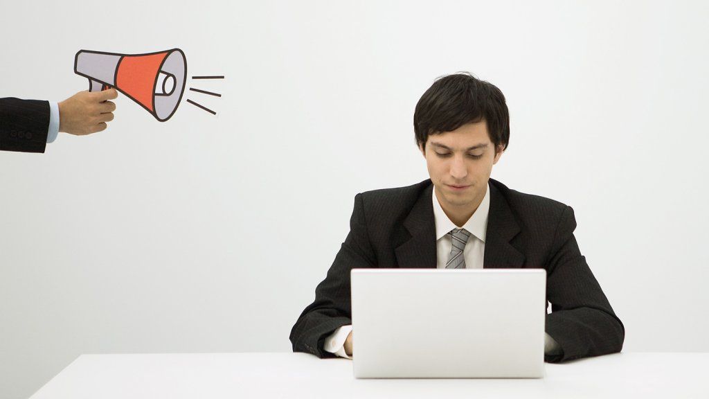 Comment critiquer les employés : 6 règles
