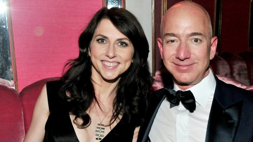 Jeff og MacKenzie Bezos skrev hver sin nøyaktig 93 ord om deres skillsmisse. Her er en virkelig fantastisk teori om hvorfor de gjorde det