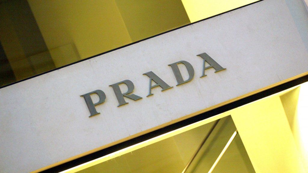 Prada hat mit New York City einen umfangreichen Vergleich für die Produktion von kulturell unsensiblem Marketing unterzeichnet. Hier ist, warum es wichtig ist