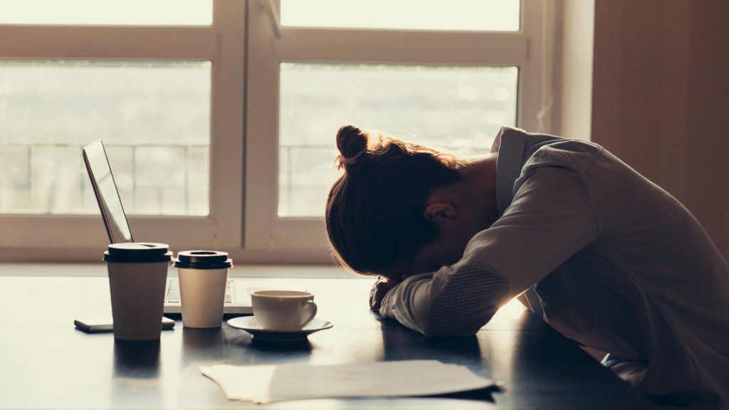 7 Möglichkeiten, den Jetlag während der Arbeit zu überwinden