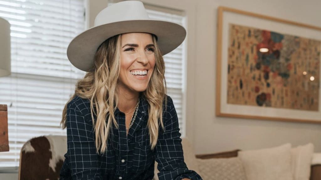 A márka mögött Rachel Hollis