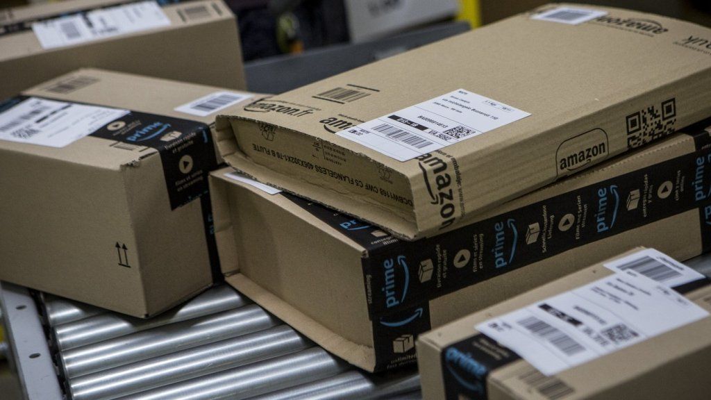 „Amazon“ dabar ima mokesčius už tiekėjus, kurie neatitinka naujų pakavimo reikalavimų