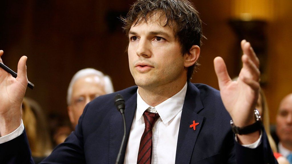 Ashton Kutcher กล่าวว่าเขาได้ช่วยค้นหาเหยื่อการล่วงละเมิดทางเพศเด็ก 6,000 ราย